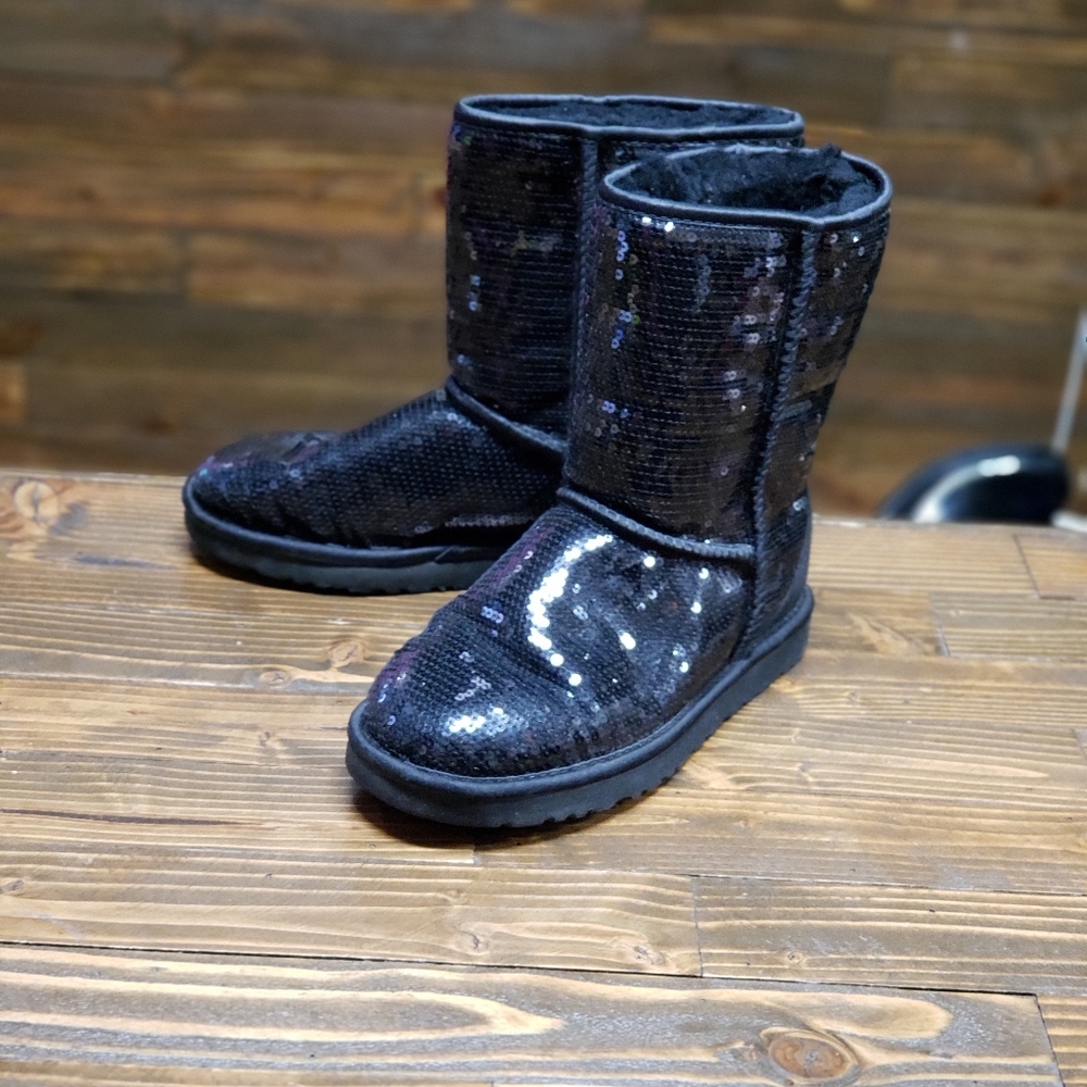 Ugg Women's Short Sparkle Boots US Size 7